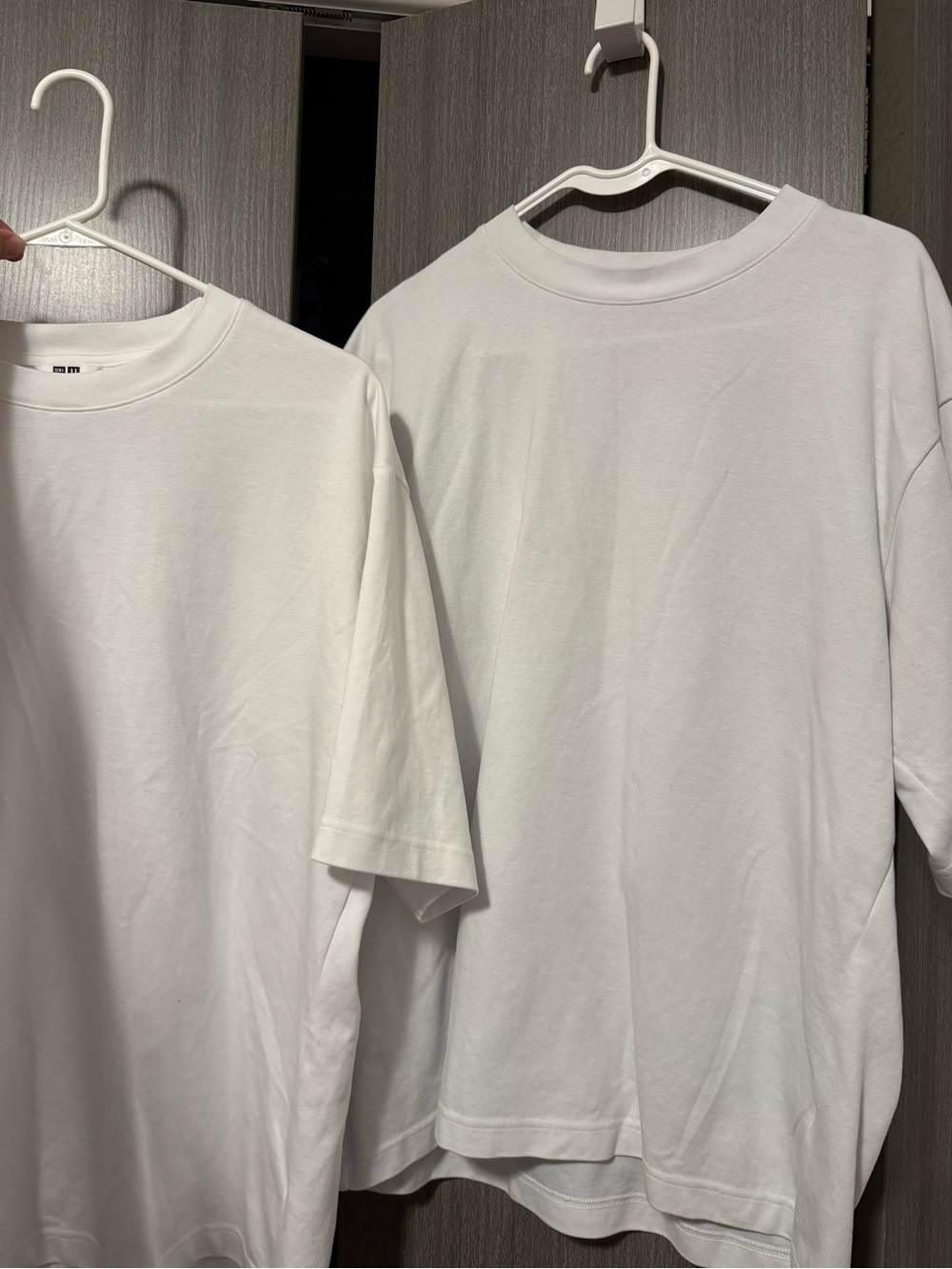 🚨LAST CHANCE!!!🚨 2 Uniqlo U - White Short Sleeve Crew Tees - Picture 2 of 6